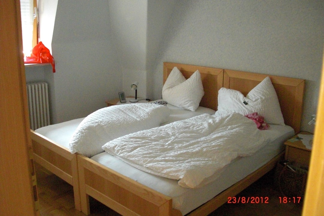 Sep. Schlafzimmer (Suite Mendel) Das Filipinum