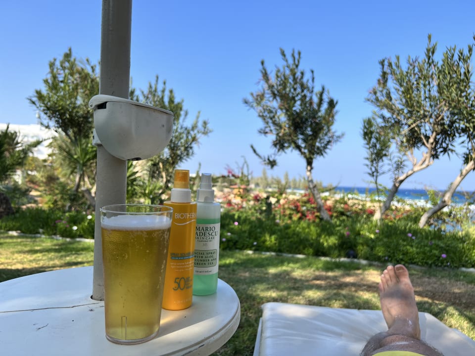 Strand Crystal Springs Beach Hotel
