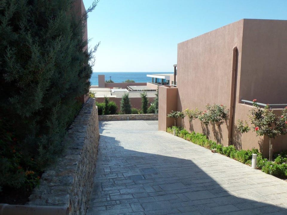 Weg zu den Häusern Atlantica Mikri Poli Kos