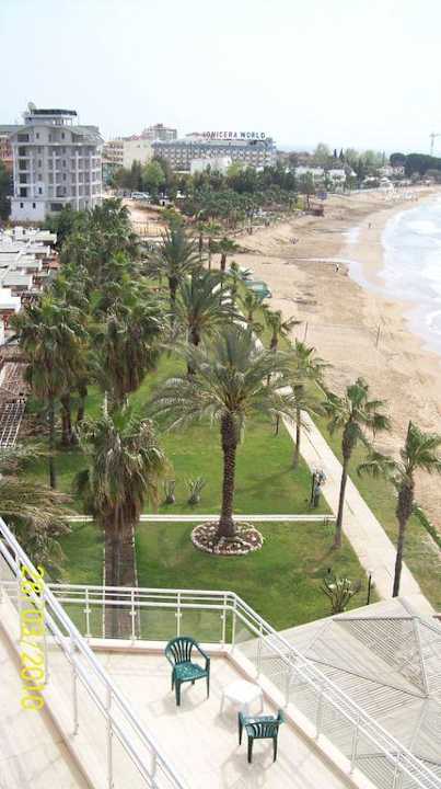 Blick zum Strand Aska Hotel Just in Beach
