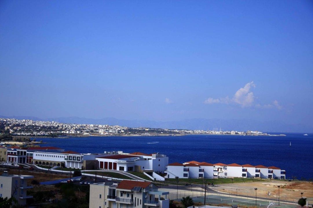Blick vom Hotel nach Rhodos  Hotel Kalithea Mare Palace