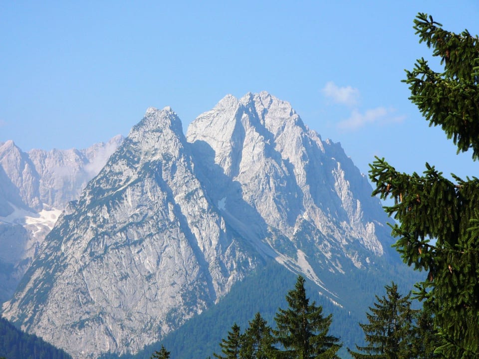 Vom Balkon in die Alpenwelt Hotel Zugspitze