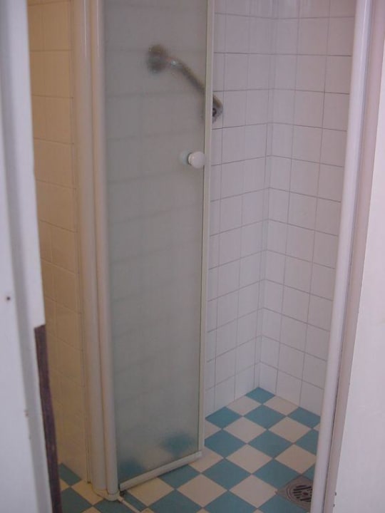 Dusche im Zimmer Nr. 4 Hotel Serena