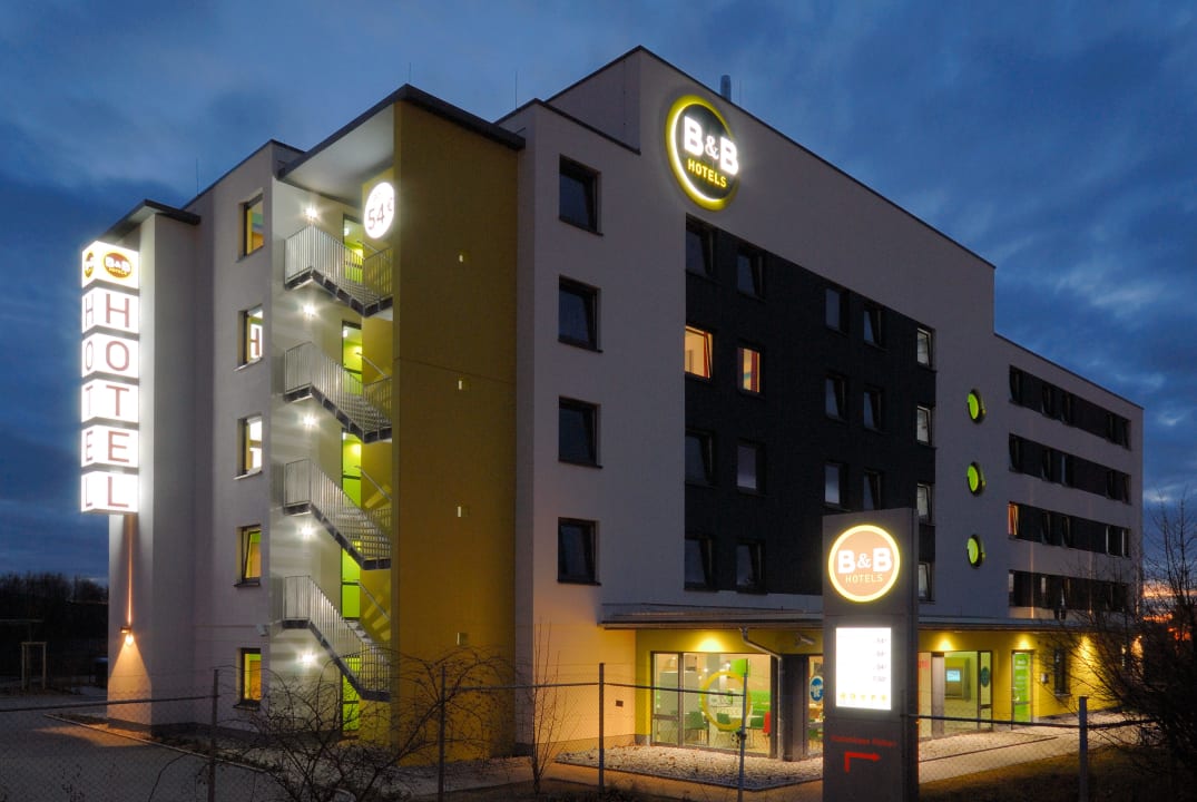Außenansicht B&B Hotel Freiburg-Süd
