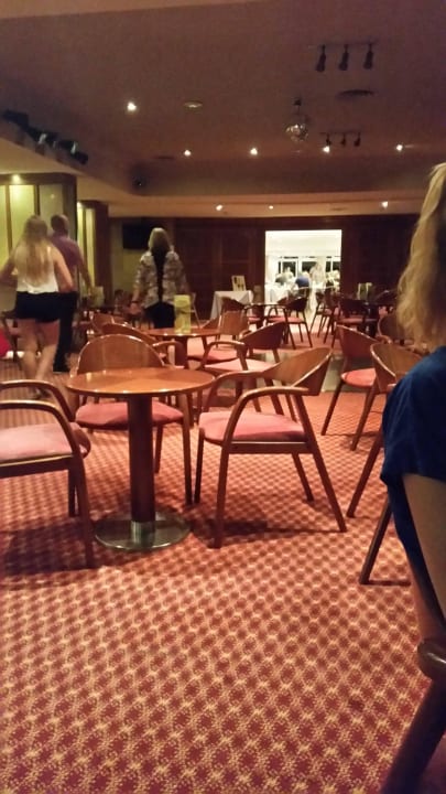 Hier gab es Abends Unterhaltung ab 60+  allsun Hotel Lucana