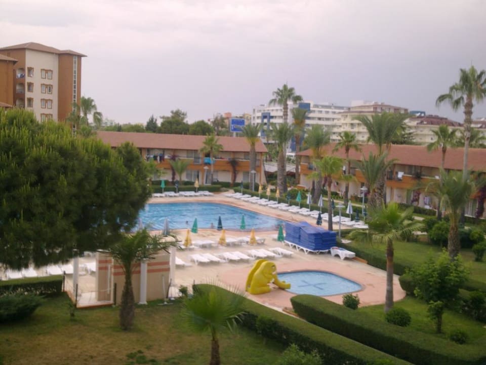  Blick Hotelanlage vom Balkon aus Club Turtas Beach Hotel