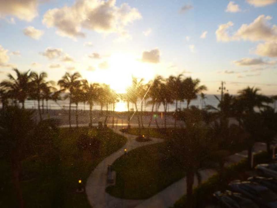 Sonnenaufgang aus dem Bett gesehen Sonesta Fort Lauderdale