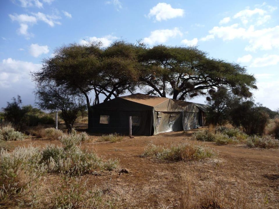 Mittagessen im Zelt Hotel Amboseli Sopa Lodge