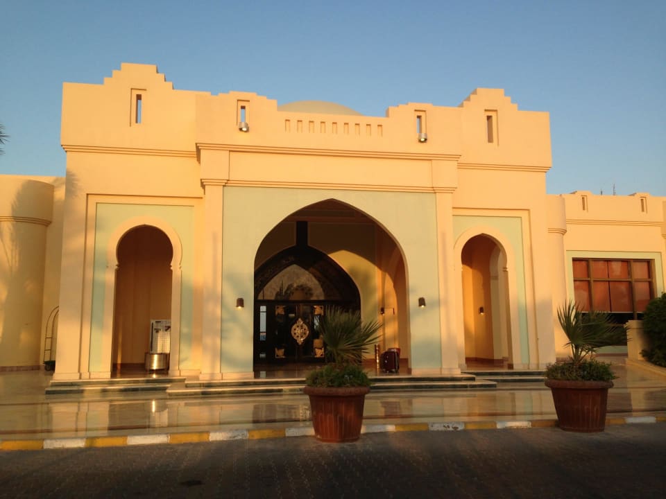 Eingang... Charmillion Club Resort