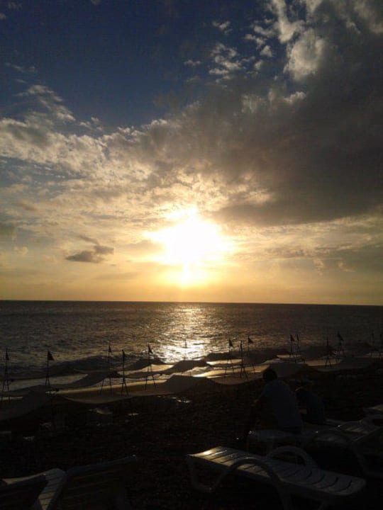 Sonnenuntergang Botanik Hotel & Resort