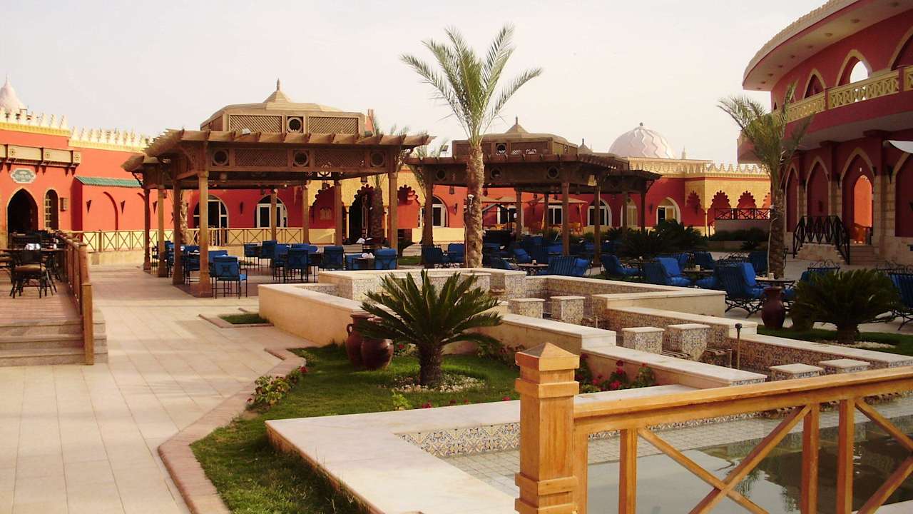 Restaurants Pickalbatros Alf Leila Wa Leila Resort - Neverland Hurghada