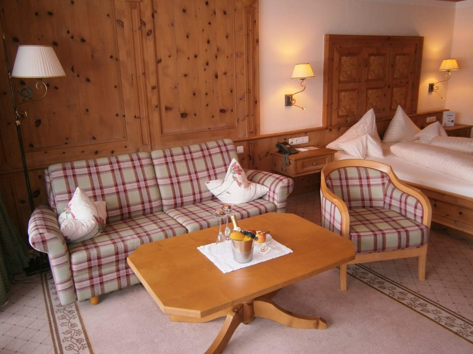 Couch Hotel Post Lermoos