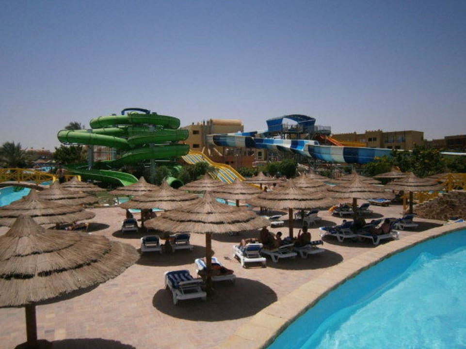 Widok na aquapark Hotel Titanic Palace