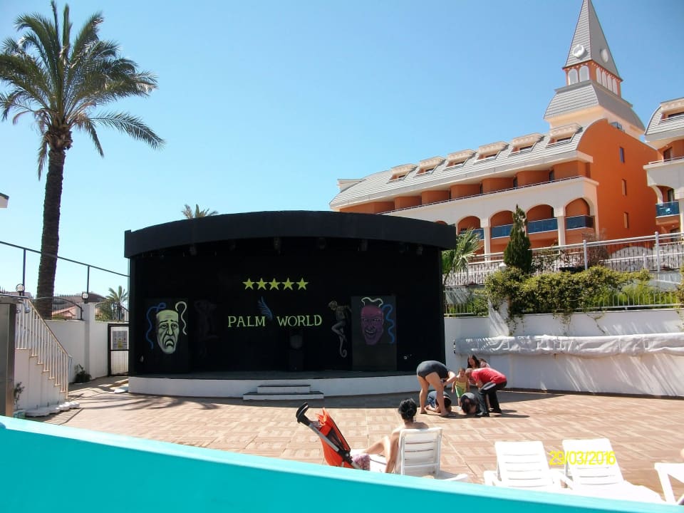 Animationsbühne Palm World Side Resort & Spa