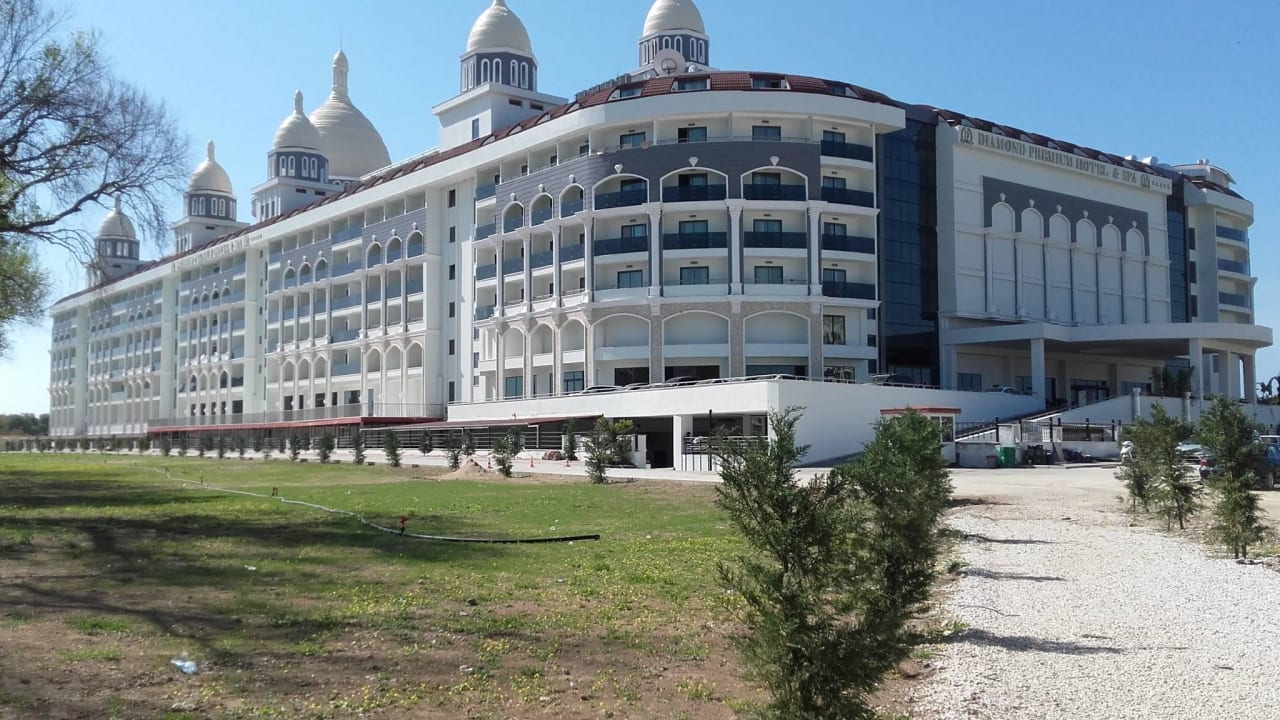 Hotel vom Schiffsanlegesteg aus Diamond Premium Hotel & Spa