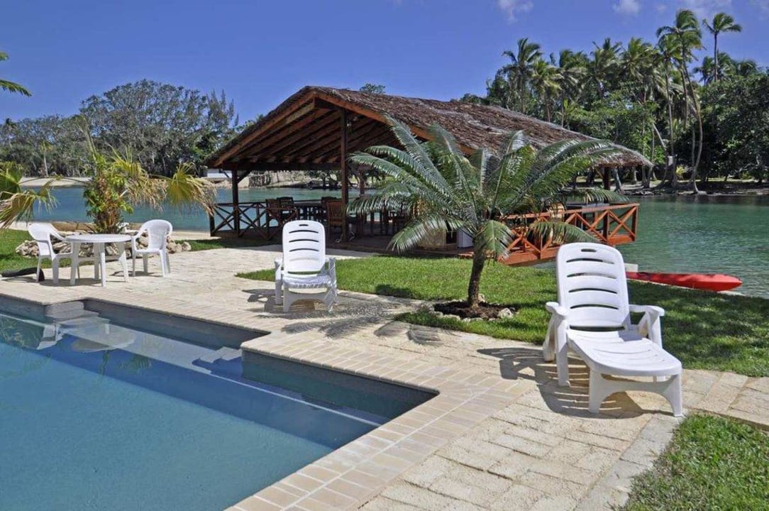 Pool und Nakamal Tropicana Lagoon Apartments