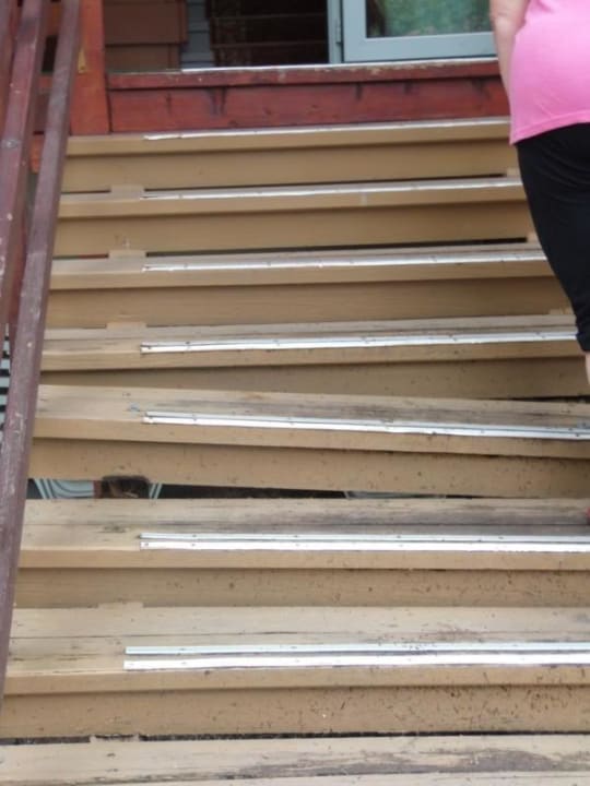 VERLETZUNGSGEFAHR Hotel Kiss Family