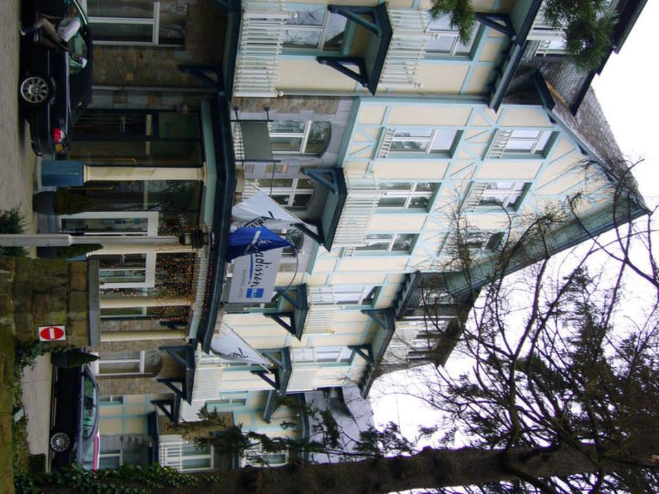 Der Haupteingang Hotel Radisson Blu Balmoral SPA