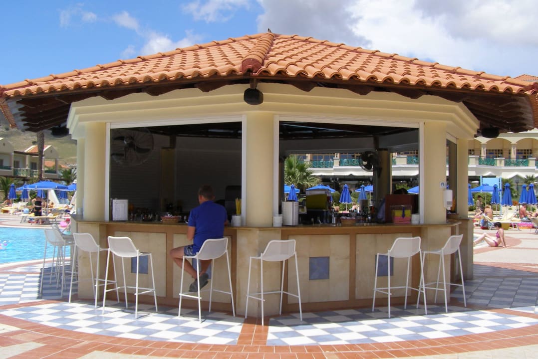 Poolbar am Activepool Lindos Princess Beach Resort & Spa