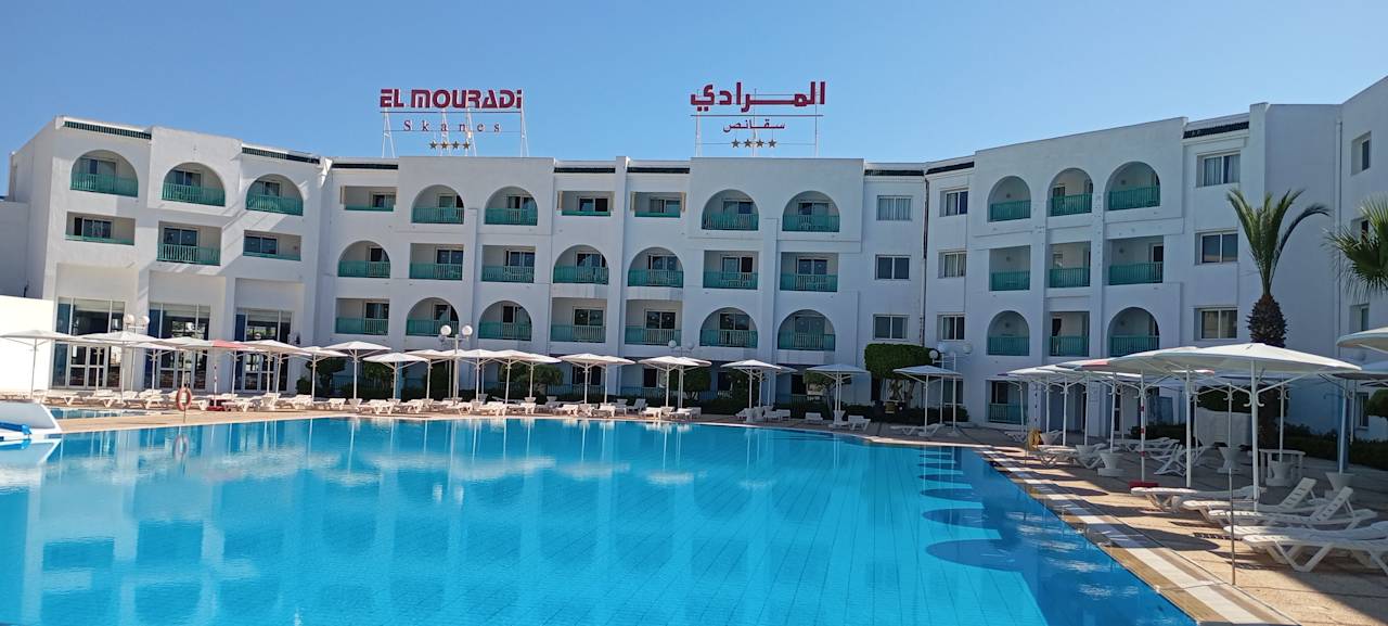 Pool Hotel El Mouradi Skanes Beach