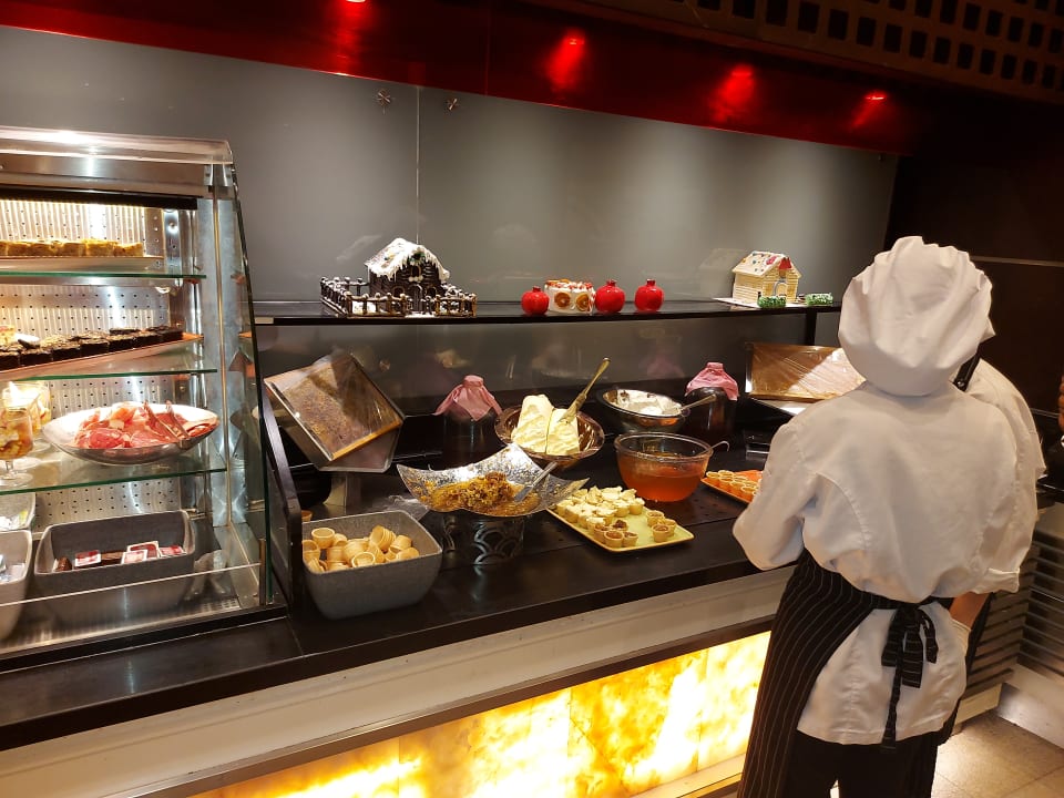 Gastro Limak Lara Deluxe Hotel & Resort