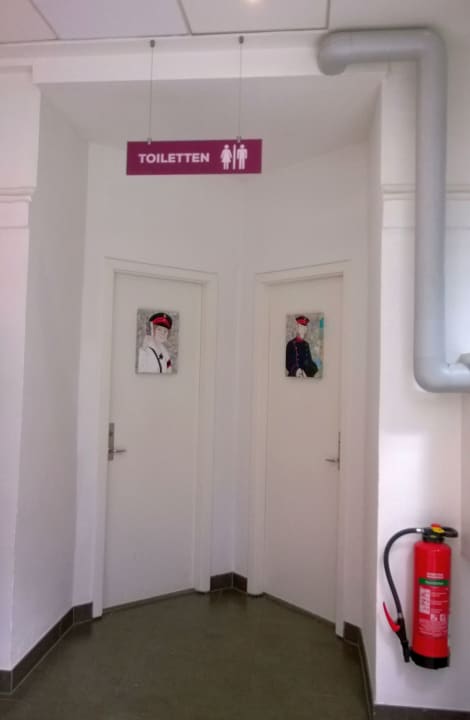 Die WCs in der Hotelhalle Hotel Alte Post Flensburg