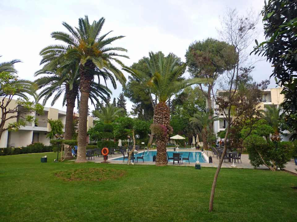 Garten mit Pool Hotel Atlas Volubilis