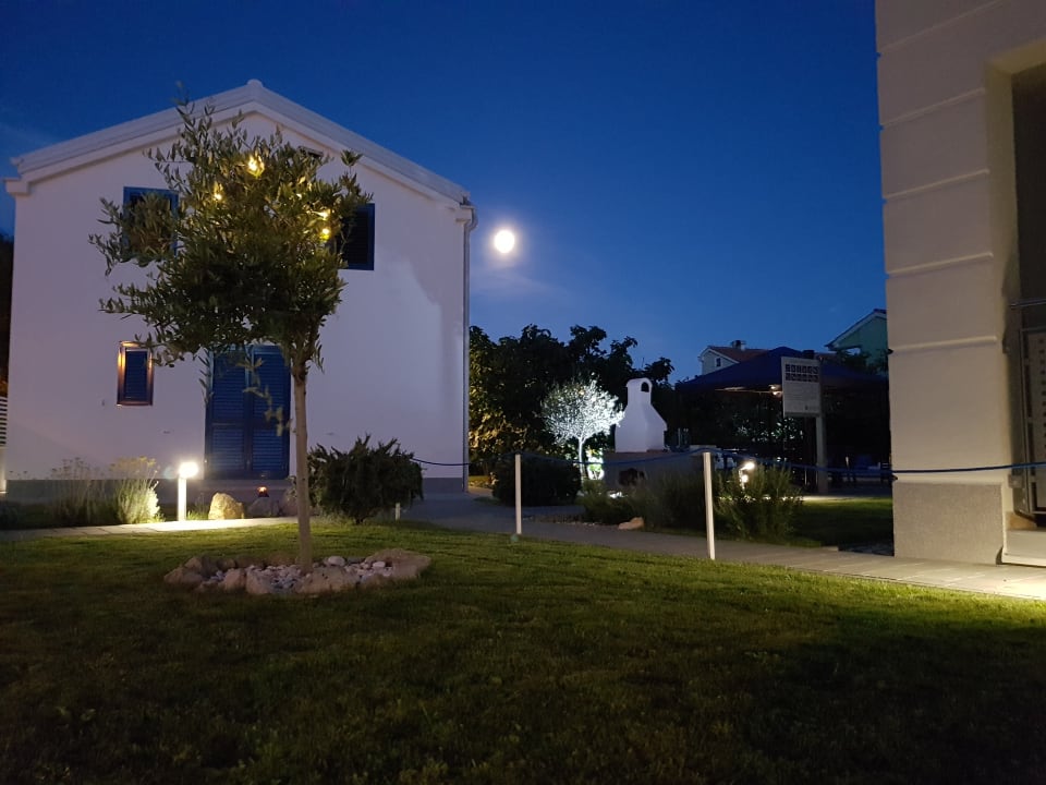 Gartenanlage Adorami Apartments