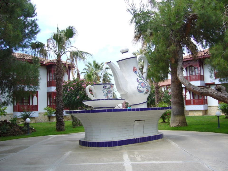 Abwechslungsreiche Gestaltung der Gartenanlage Ali Bey Club