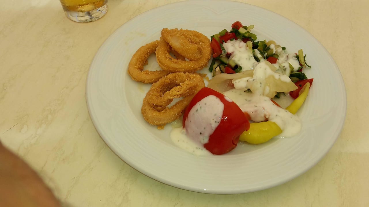 Ein Snack zur Mittagszeit von der Strandbar Sentido Trendy Verbena Beach