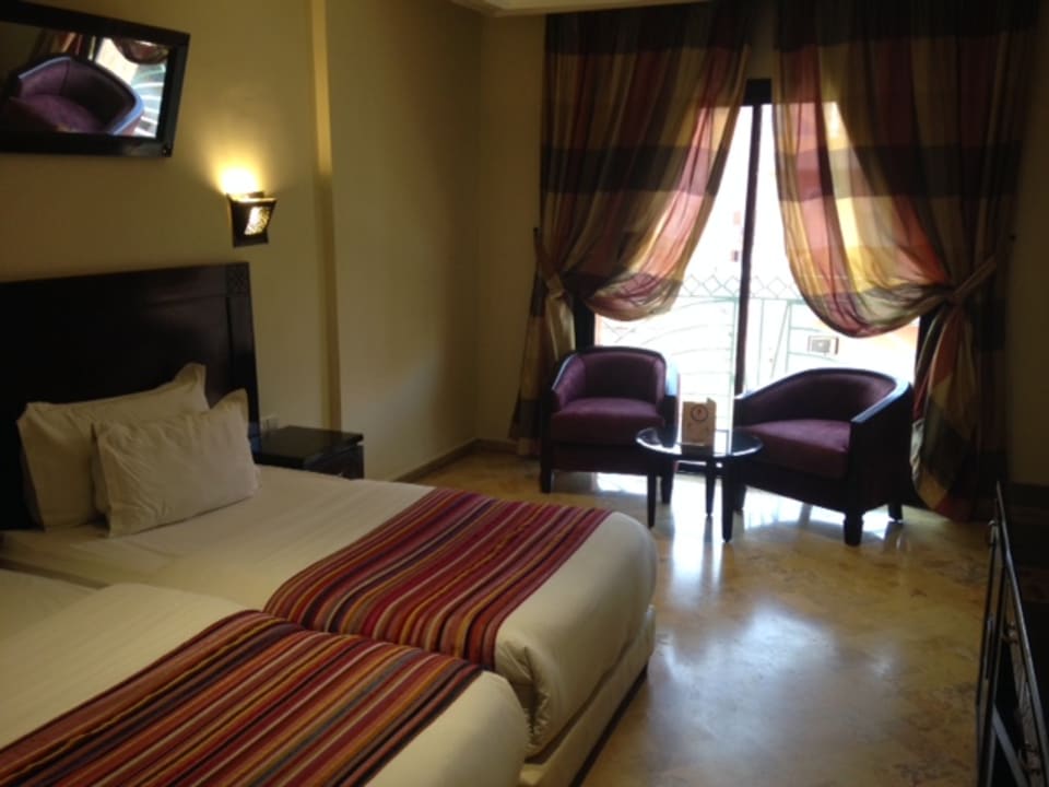 Zimmer Hotel Les Trois Palmiers