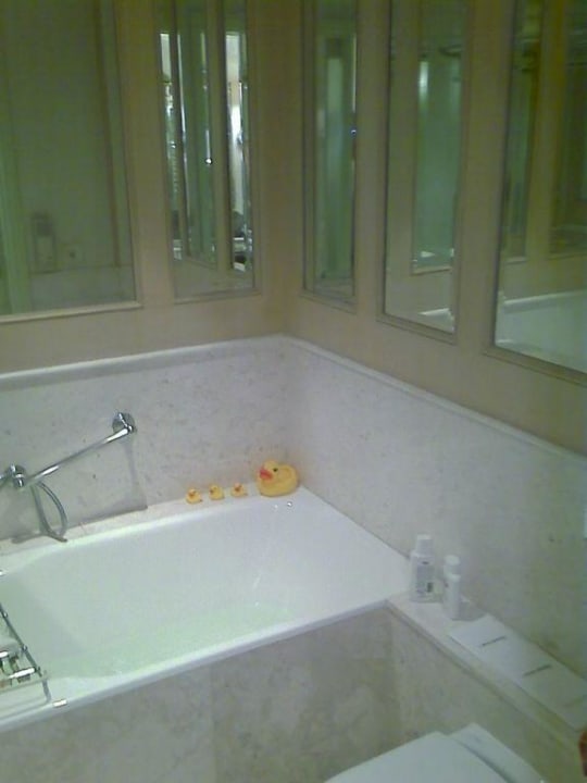 Bad Hilton Mumbai International Airport