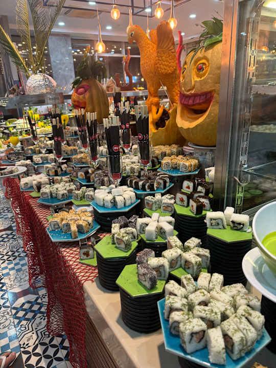 Gastro Saturn Palace Resort Hotel