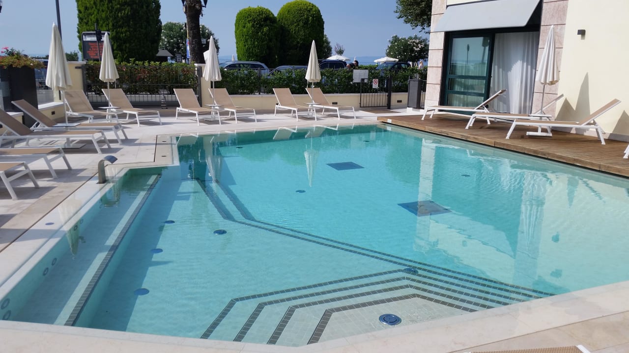 Hotelpool Villa Letizia
