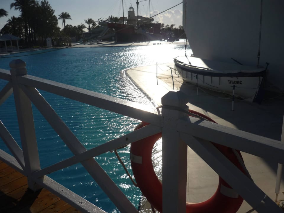Poolstimmung Titanic Deluxe Lara