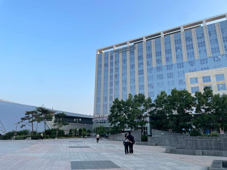 Außenansicht Golden Tulip Incheon Airport Hotel