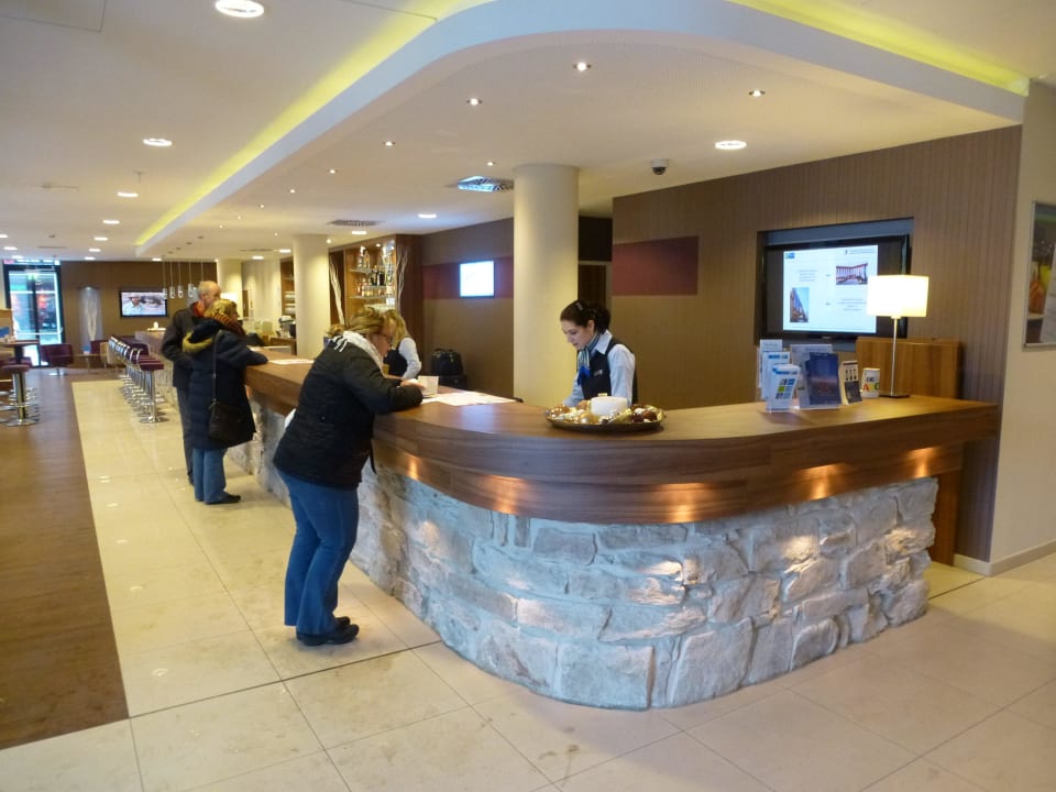 Rezeption Premier Inn Dresden City Zentrum