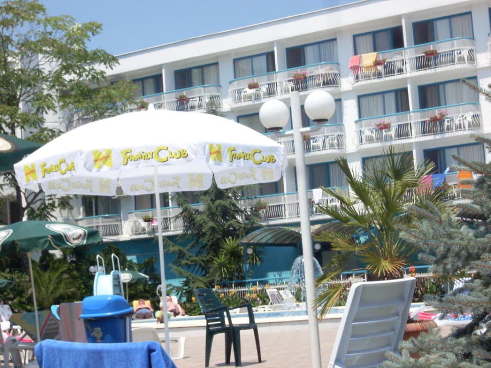 Sieht auf den ersten Blick gut aus Hotel Zefir Beach