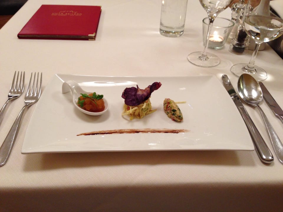 Zucchini-Tatar mit eingemachtem Kürbis  Villa Seilern Vital Resort