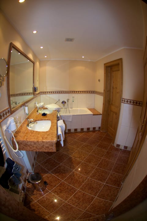 Bad Hotel Almesberger