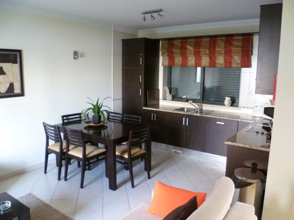 Küche und "Essecke" Jardins de Pera