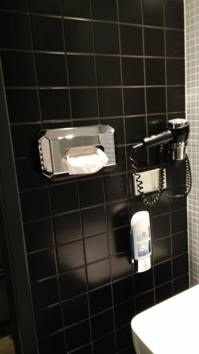 Łazienka MEININGER Hotel Berlin Airport