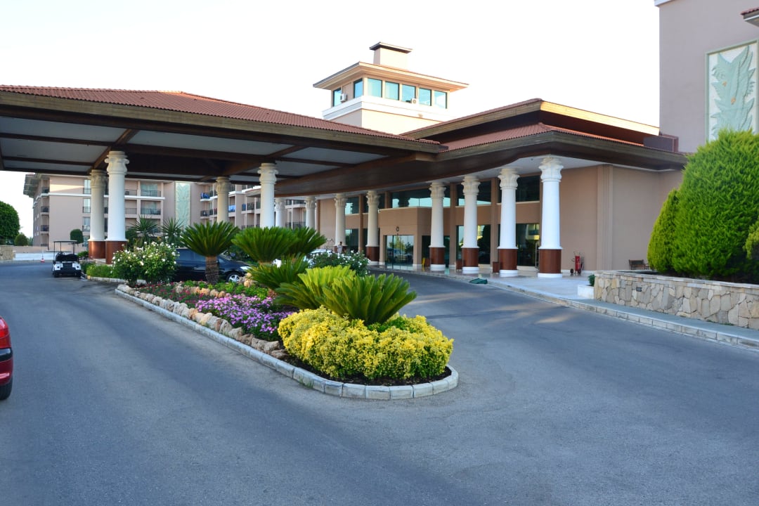 Eingang zum Hotel IC Hotels Green Palace