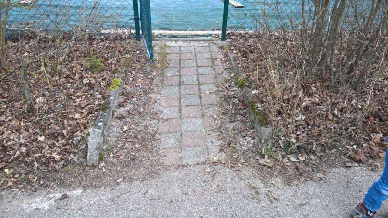 Zugang Volleyballplatz ULRICHSHOF Nature · Family · Design