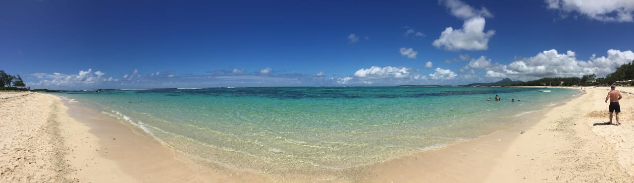 Strand Friday Attitude