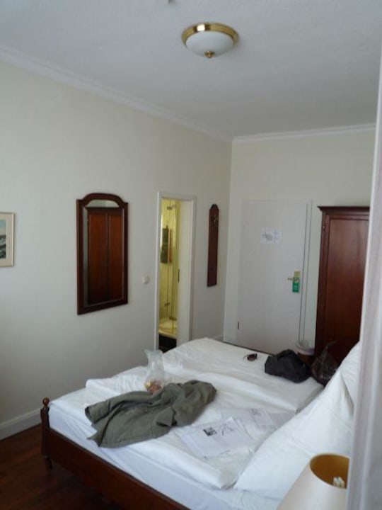 Zimmer alter Hoteltrakt Strandhotel Binz