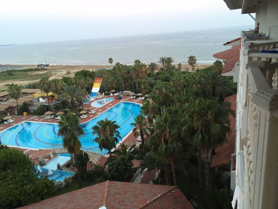 Pool ist sehr sauber und schön  Hotel Defne Garden