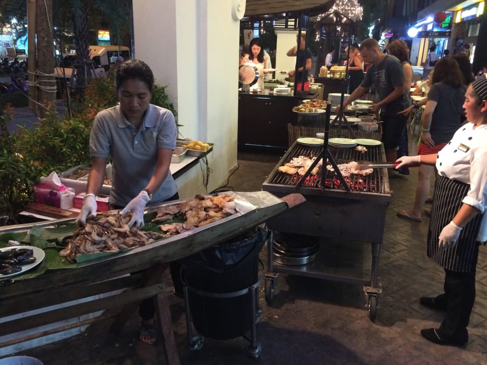 Buffet Avani Ao Nang Cliff Krabi Resort