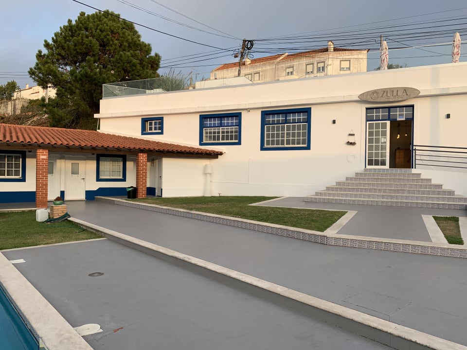 Lobby Zulla Nazare's Surf Village