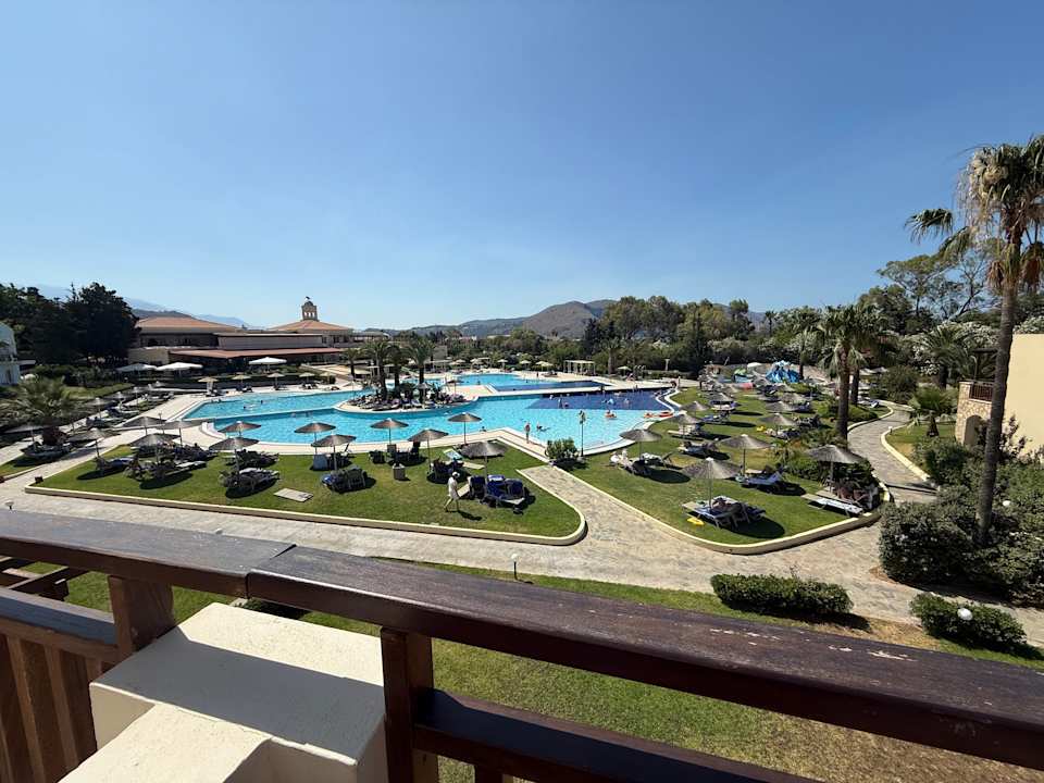 Außenansicht Pilot Beach Resort